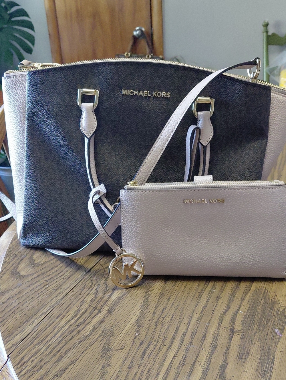 Michael Kors Reagan Large Satchel Black & White